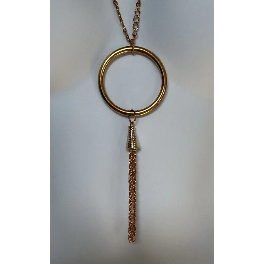 Gold Tone Fringed Hoop Pendant Double Clasp Chain Necklace 25 Inches Mod Fashion - Picture 2 of 4